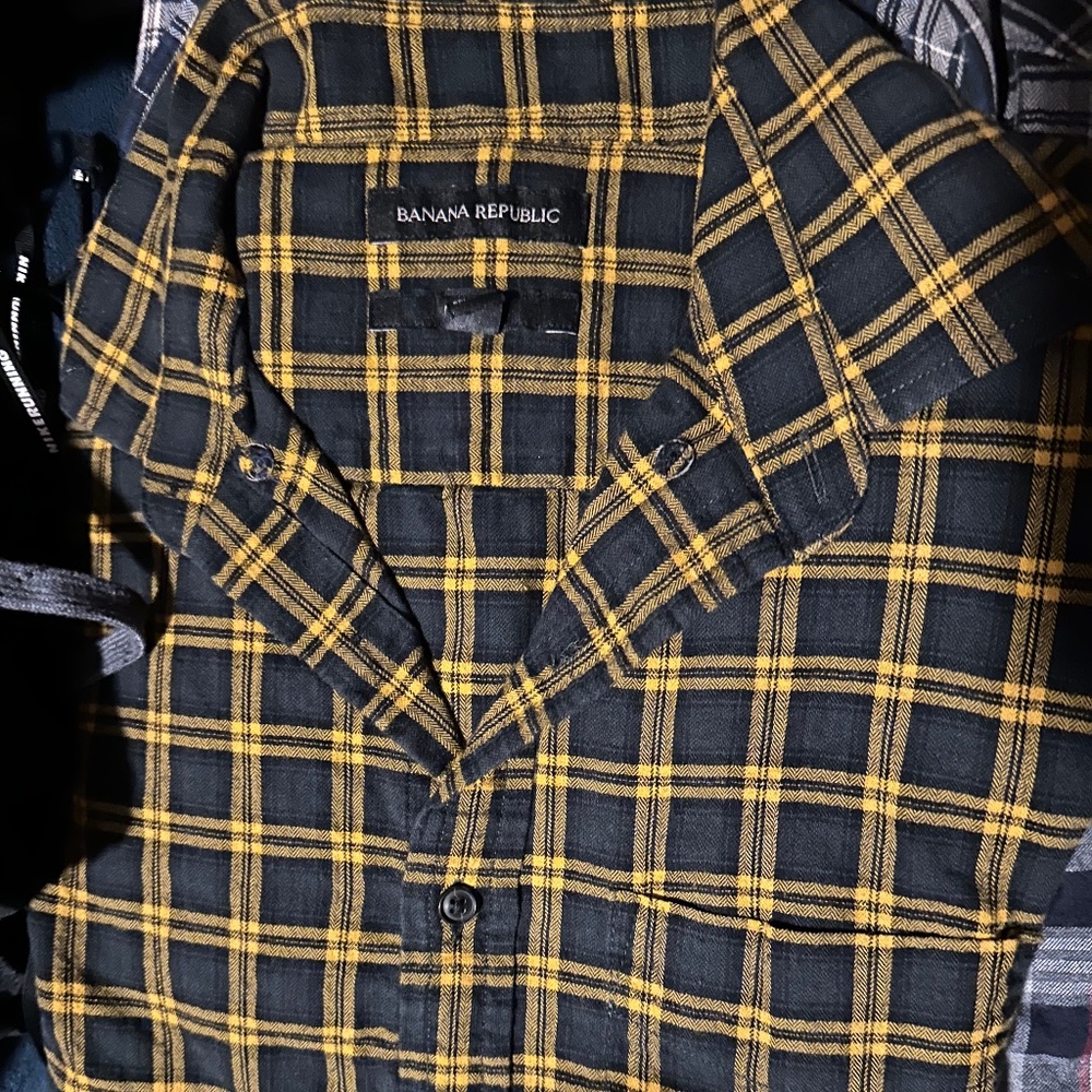 BR slim fit untucked shirt